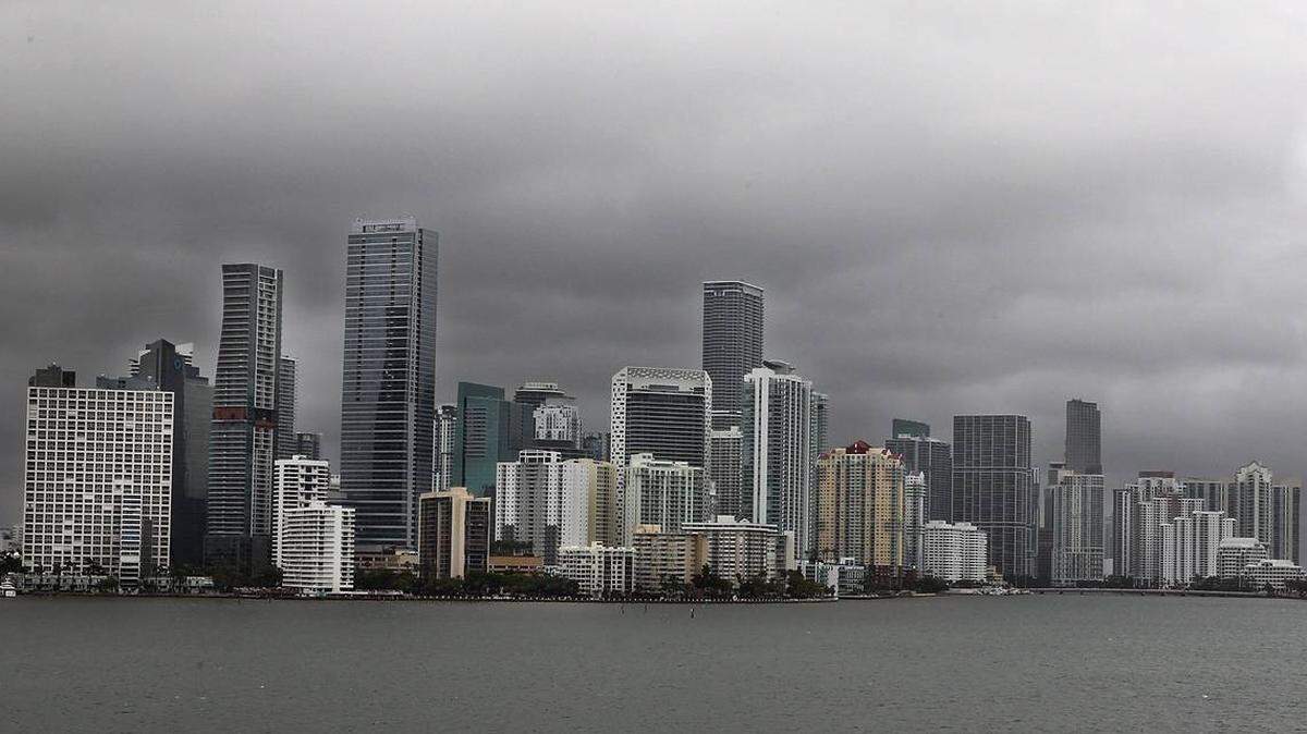 Diferentes tipos de peligros en efecto para el área de Miami, dice el pronóstico del NWS.