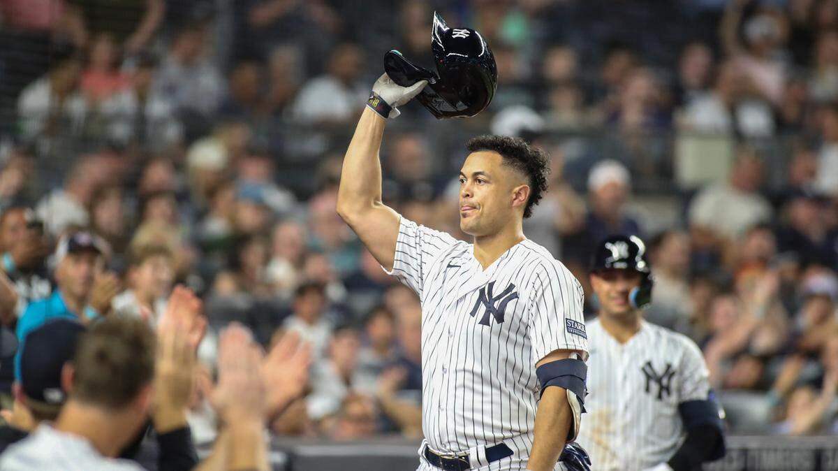 Giancarlo Stanton detonó el jonrón número 400 de su carrera, Gerrit Cole le sacó lustre a sus credenciales para el premio Cy Young y los Yankees de Nueva York vencieron el martes 5-1 a los Tigres de Detroit.