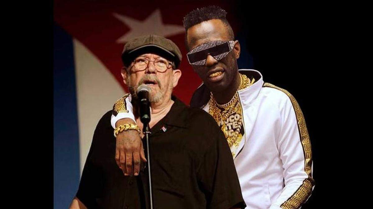 El trovador Silvio Rodríguez junto al reguetonero Chocolate MC.