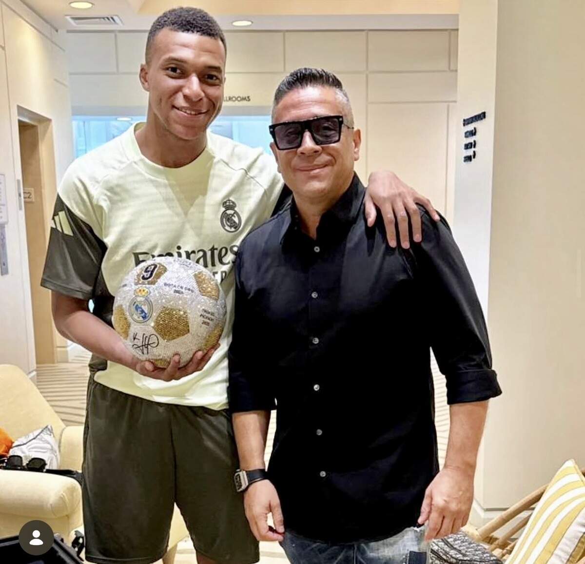 Mr. Bling con Kylian Mbappé (Archivo Mr. Bling).