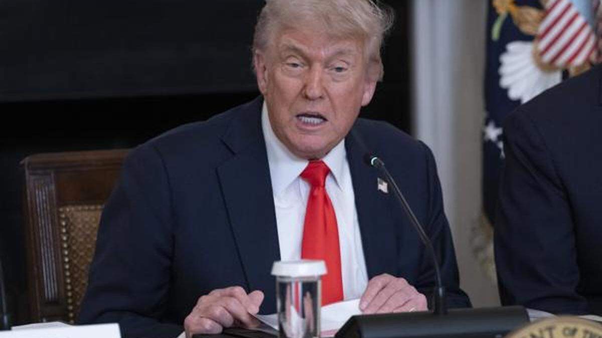 “Estas protestas de la Izquierda Radical, por instigadores y a menudo alborotadores pagados, no será tolerada”, dijo, Donald Trump. El presidente culpó este domingo a la “izquierda radical” de estar detrás de las protestas y disturbios de Los Ángeles, ciudad que hoy se enfrenta a su tercer día de choques entre manifestantes y autoridades después de realizar redadas masivas de migración.