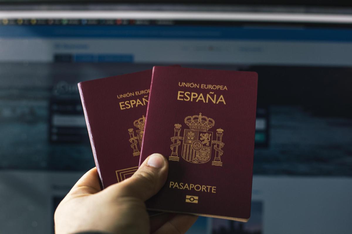La asociación de padres y nietos de España, dirigida por Enrique Núñez, ofrece ayuda a los descendientes de españoles.