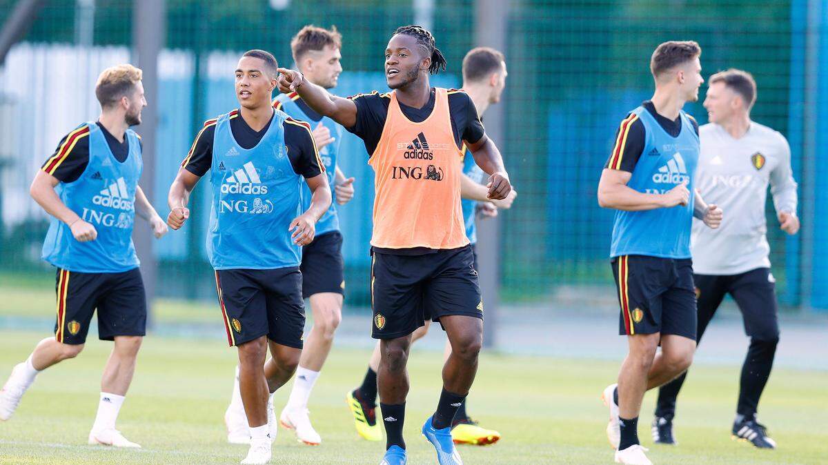 Los jugadores de Bélgica corren en un entrenamiento el 8 de julio de 2018 en Dedovsk, Rusia.
