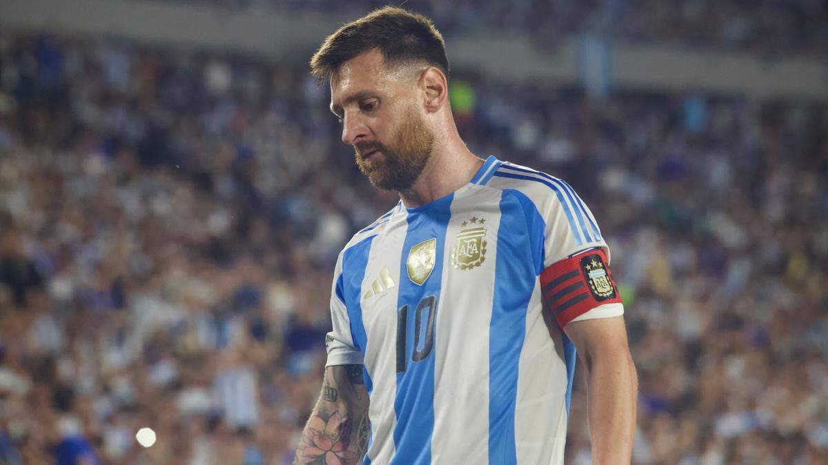 La selección de Argentina no podrá contar para esta jornada de la eliminatoria mundialista con su astro Lionel Messi, quien sufrió una lesión con el Inter Miami en el partido de la MLS ante el Atlanta United.