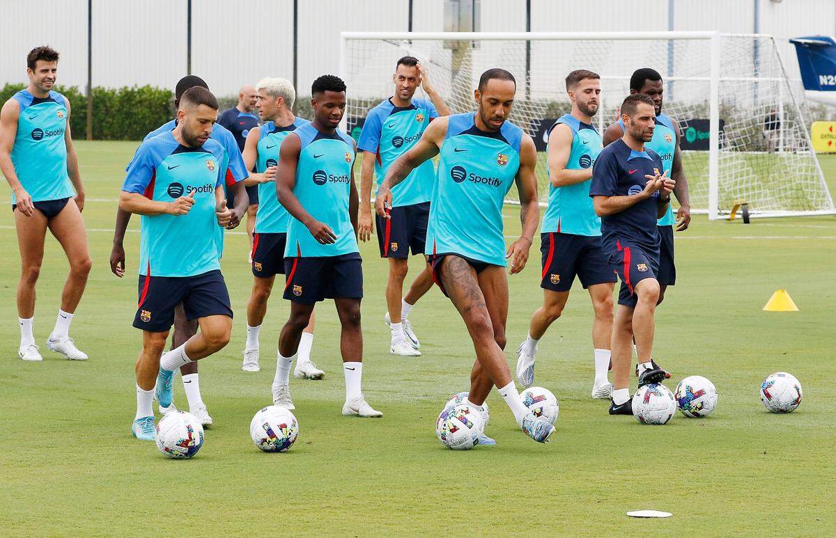Los jugadores del Barcelona realizan una práctica el 17 de julio de 2022 en Fort Lauderdale, Florida.