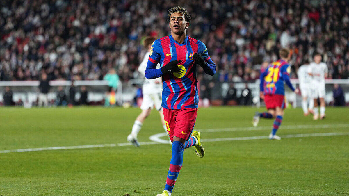 El delantero de Barcelona Lamine Yamal celebra tras anotar un gol ante el Albacete, en el partido de cuartos de final de la Copa del Rey efectuado el 3 de febrero de 2026 en el Estadio Carlos Belmonte en Albacete, España. 