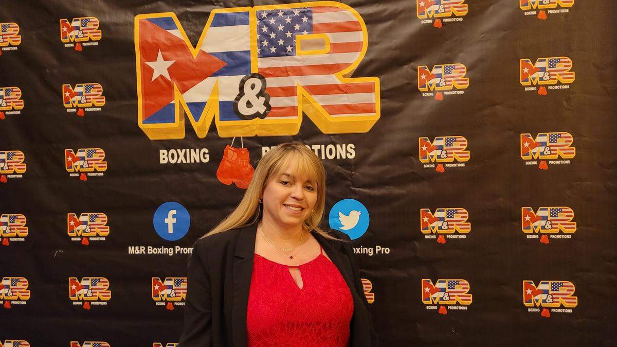 Laura Ching siempre ha estado más a gusto rodeada de boxeadores que en medio de una entrevista. La única mujer promotora de boxeo en toda la Florida y, probablemente el país, tiene mucho que celebrar este viernes cuando su empresa M&R celebre su 30ma velada.