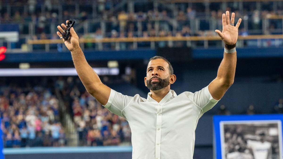 José Bautista, exastro de los Azulejos de Toronto, compró una participación mayoritaria en el equipo de fútbol Lights de Las Vegas, que milita en el United Soccer League Championship, la segunda división de Estados Unidos.