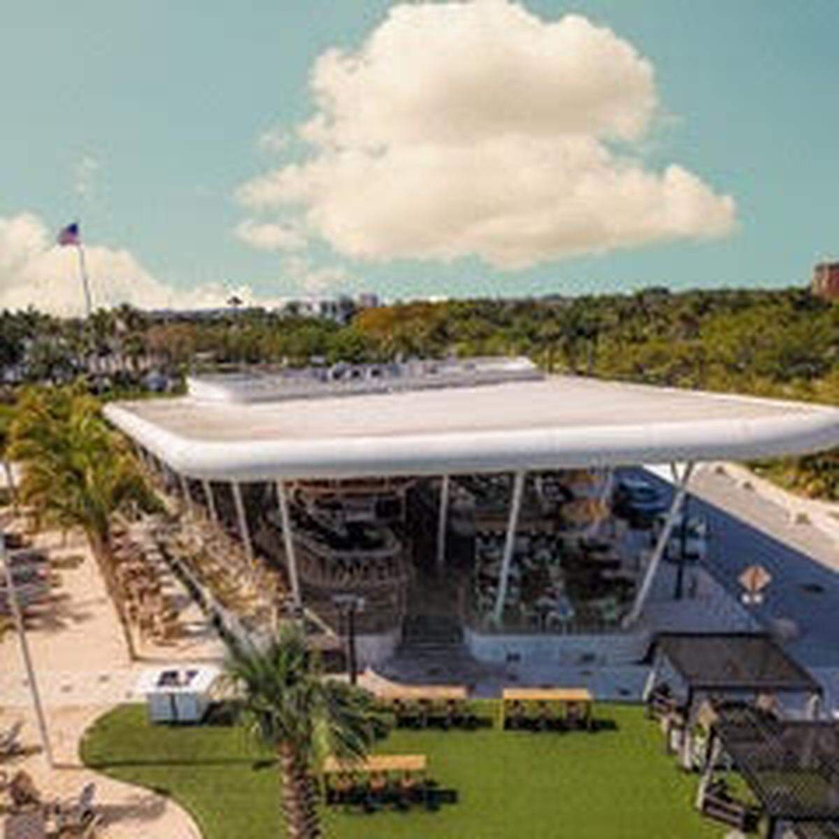 Vive la emoción del gran partido en el Bayshore Club.