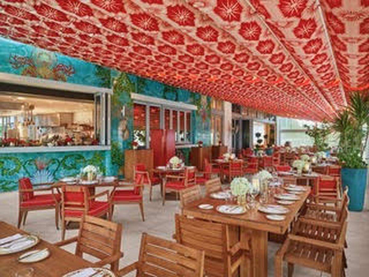 Situado en el Faena Miami Beach, el restaurante Los Fuegos by Francis Mallmann, ofrece a los clientes una versión moderna del asado tradicional.