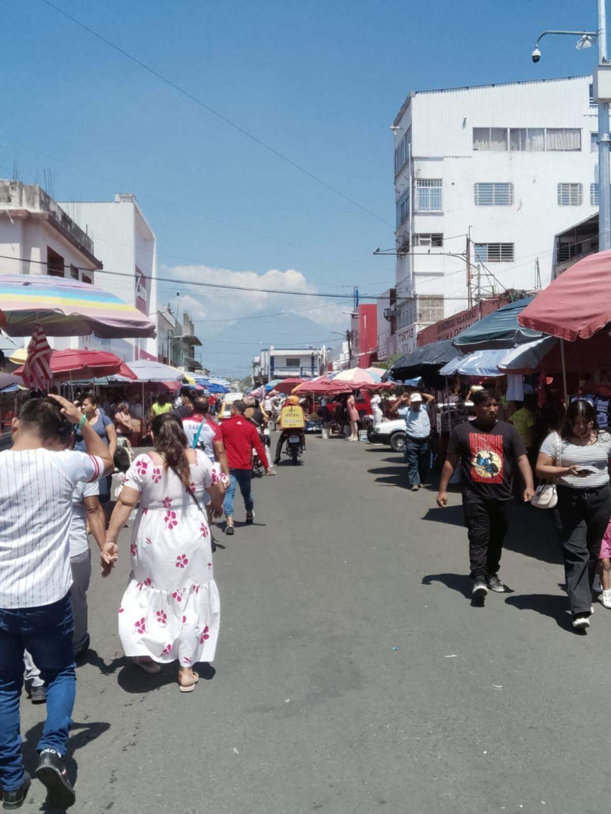 Vista de una calle de Tapachula, en el extremo sureste del estado de Chiapas, México, cerca de la frontera con Guatemala, donde está confinado el exmilitar venezolano Germán Rodolfo Varela López.
