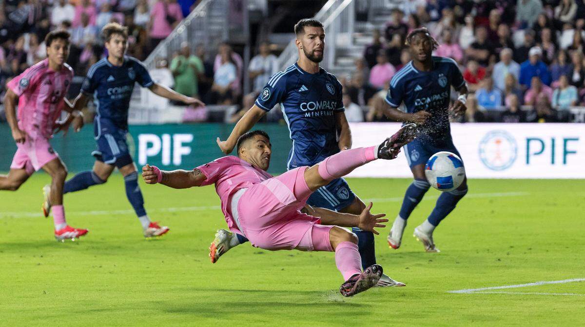 El delantero Luis Suárez anotó un gol ante el Sporting de Kansas City, en el partido de vuelta de la Liga de Campeones de la Concacaf celebrado el 25 de febrero de 2025 en el Chase Stadium en Fort Lauderdale, Florida.