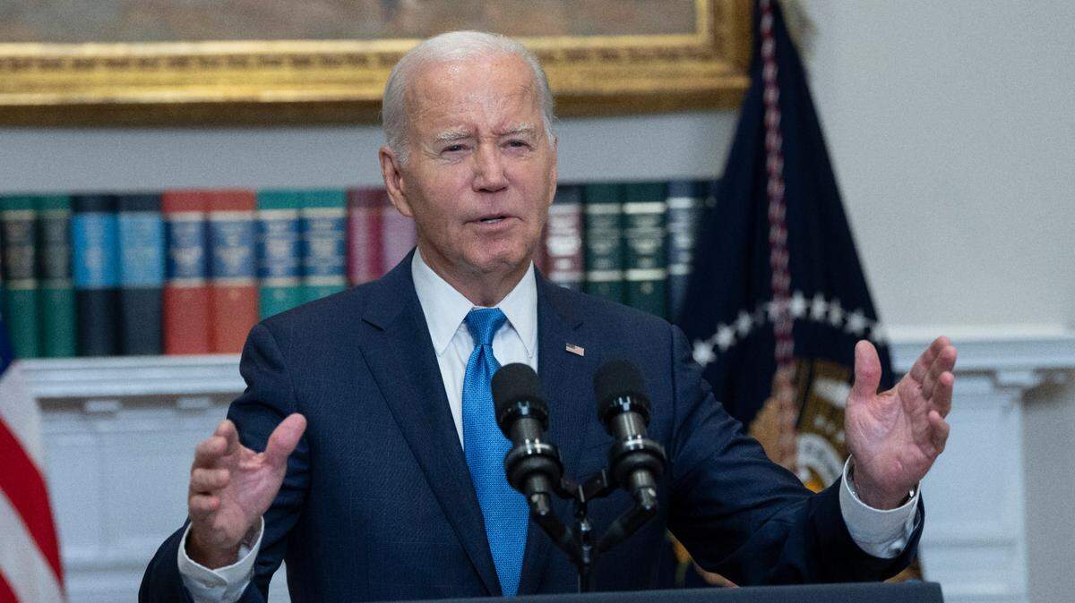 Entre los dos candidatos con más probabilidades de volver a enfrentarse en las elecciones presidenciales de 2024, uno de cada tres (33 %) estadounidenses ve con buenos ojos al presidente Joe Biden (en la foto), mientras que el expresidente Donald Trump solo es apreciado por un 29 %, según la encuesta.