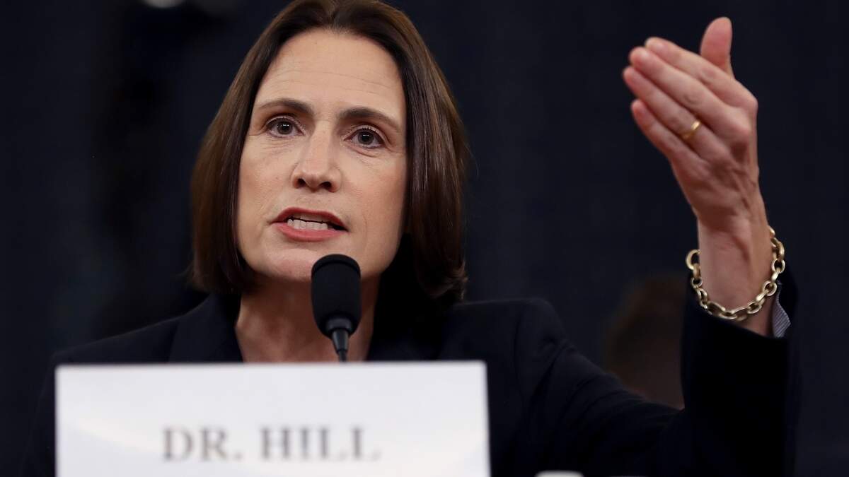 Fiona Hill, la ex asesora para asuntos de Europa y Rusia del Consejo Nacional de Seguridad, testifica el jueves ante el Comité de Inteligencia de la Cámara Baja del Congreso, en El Capitolio, Washington D.C.