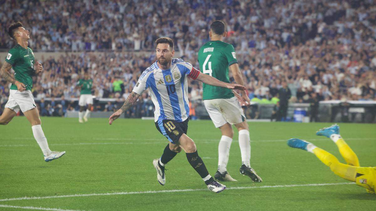 Lionel Messi celebra con un gol para Argentina ante Bolivia, en el partido de la eliminatoria mundialista celebrado el 15 de octubre de 2024 en el Estadio Monumental en Buenos Aires.