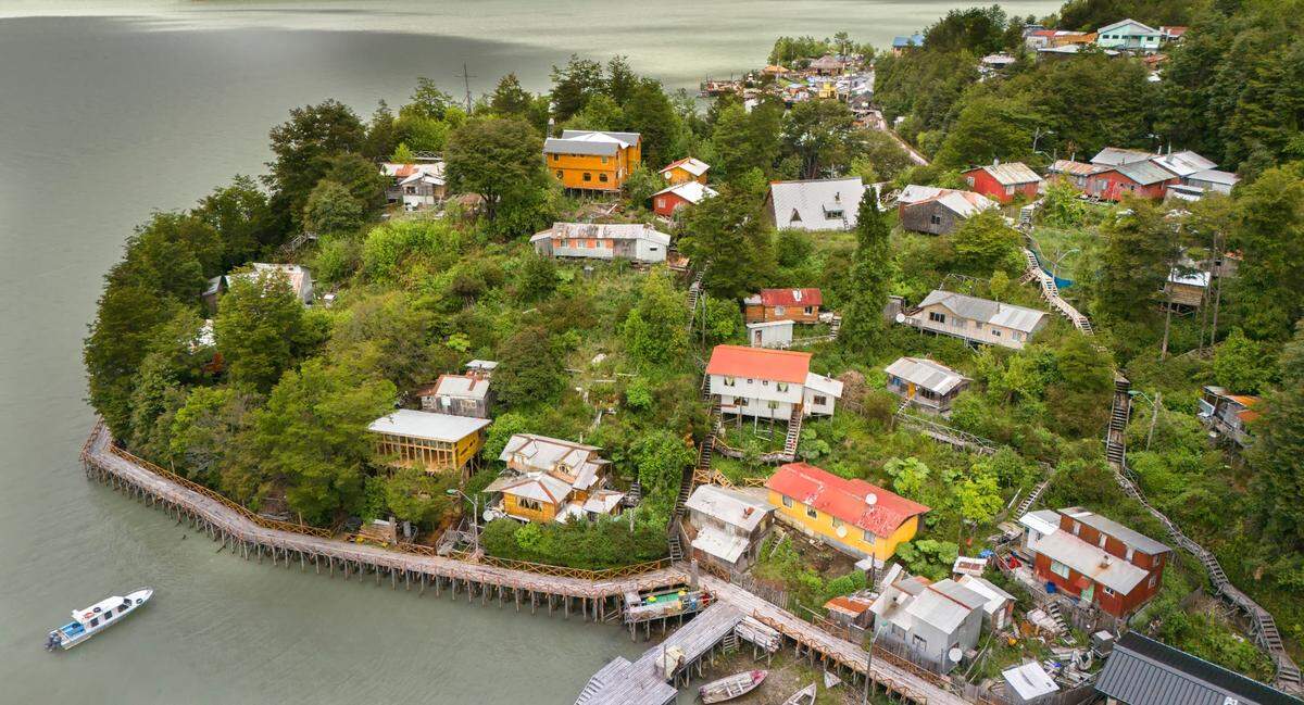Caleta Tortel (Chile) es un poblado peatonal que hará las delicias de los amantes del turismo natural.