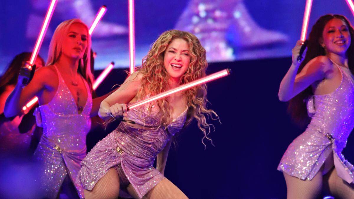 La cantante colombiana Shakira se presenta en el escenario como parte de su gira mundial ‘Las mujeres ya no lloran’ en el Bell Center, el 20 de mayo de 2025 en Montreal, Canadá. 