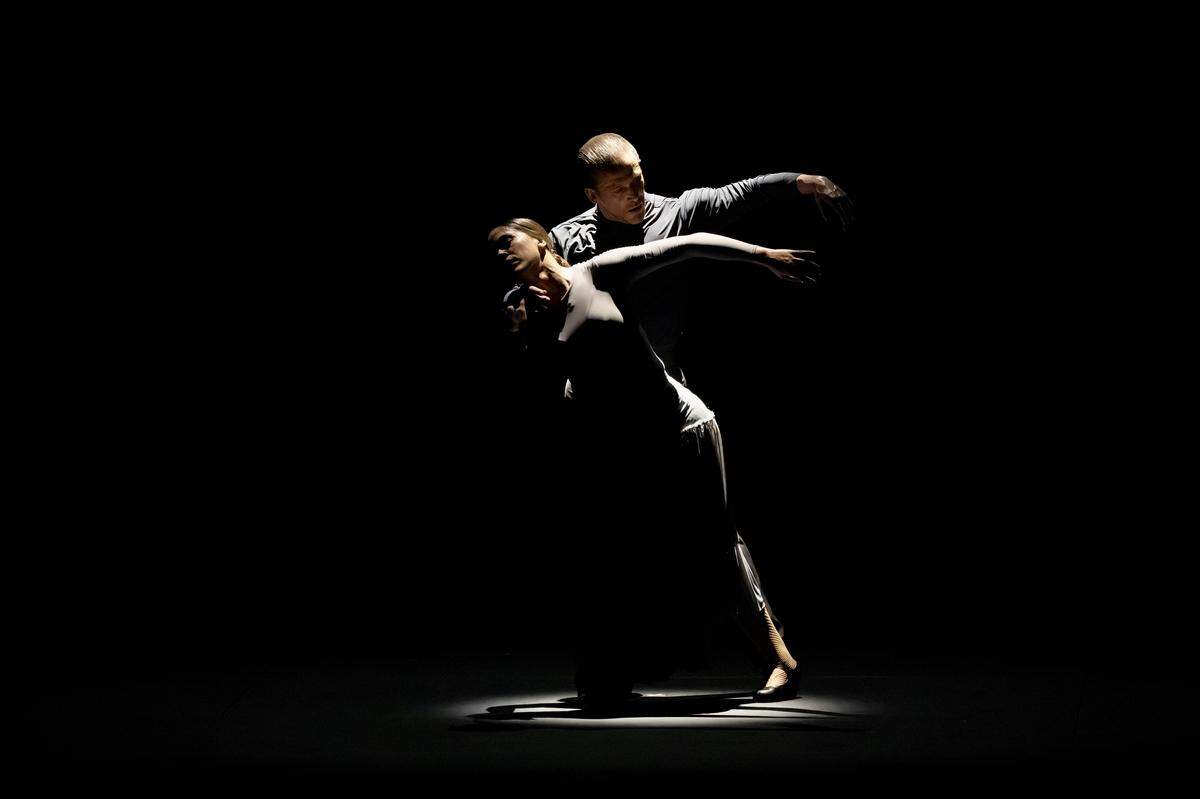 Patricia Guerrero y Alfonso Losa en “Alter Ego”, que se presentó en el Arsht Center el 9 de marzo, en la función de clausura del XVI Festival Flamenco. 