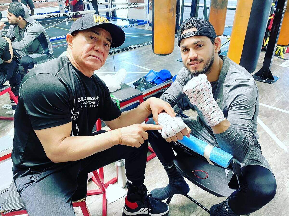 Robeisy Ramírez (der.) junto a Ismael Salas en la academia de Las Vegas.