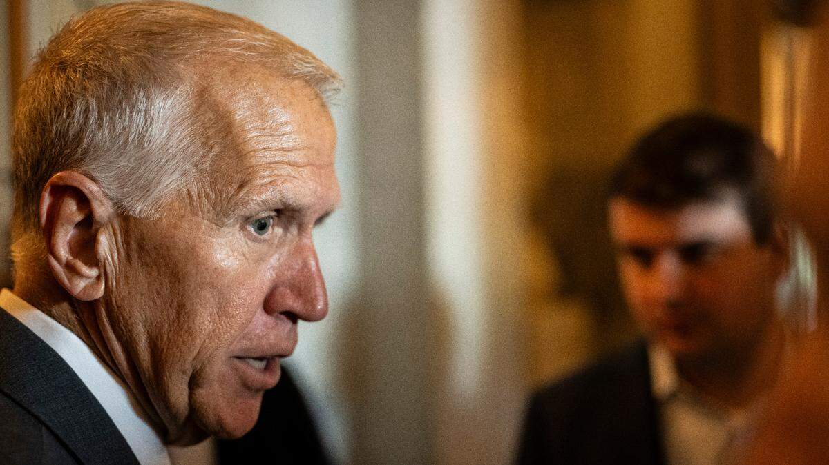 El senador Thom Tillis, republicano de Carolina del Norte, ha surgido como opositor del proyecto presupuestario del presidente Donald Trump.