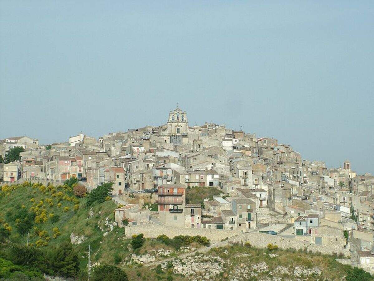 Vista de Mussomeli, que busca atraer nuevos habitantes mediante la oferta de casas baratas.