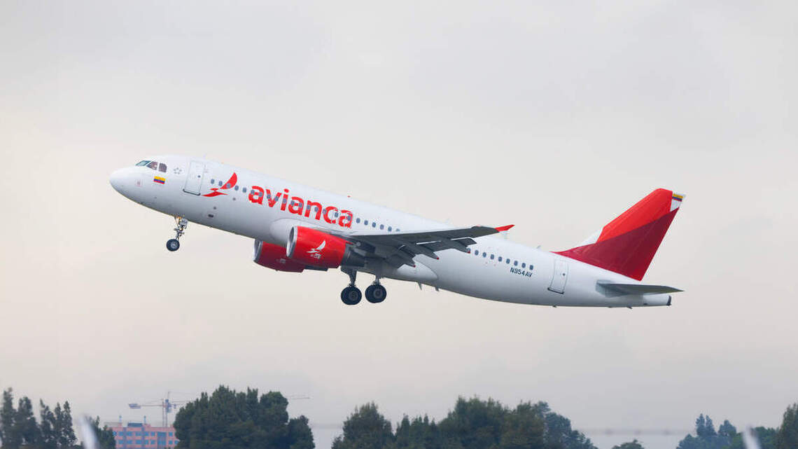 Ocho hospitalizados tras aterrizaje de emergencia de un avión en el Aeropuerto Internacional de Miami