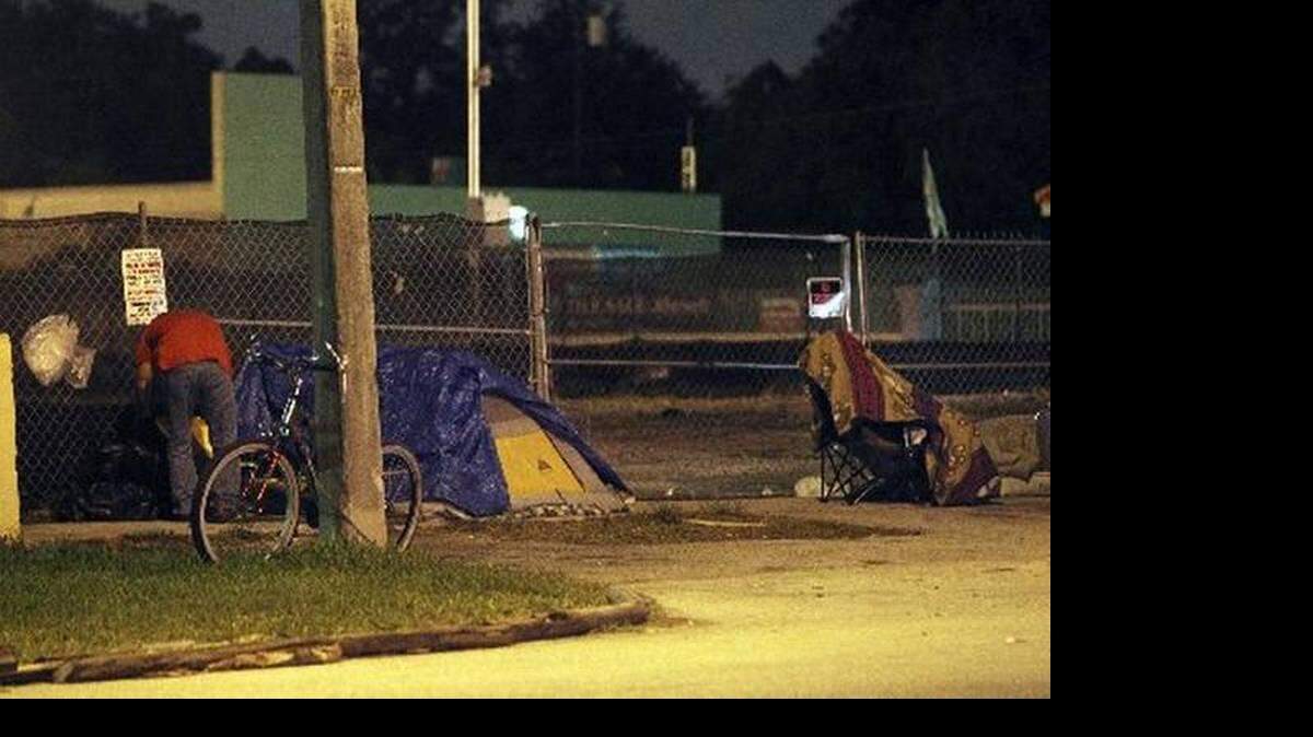Foto de archivo, 2012. Depredadores sexuales convictos se juntan en el área de Shorecrest, en Miami. 