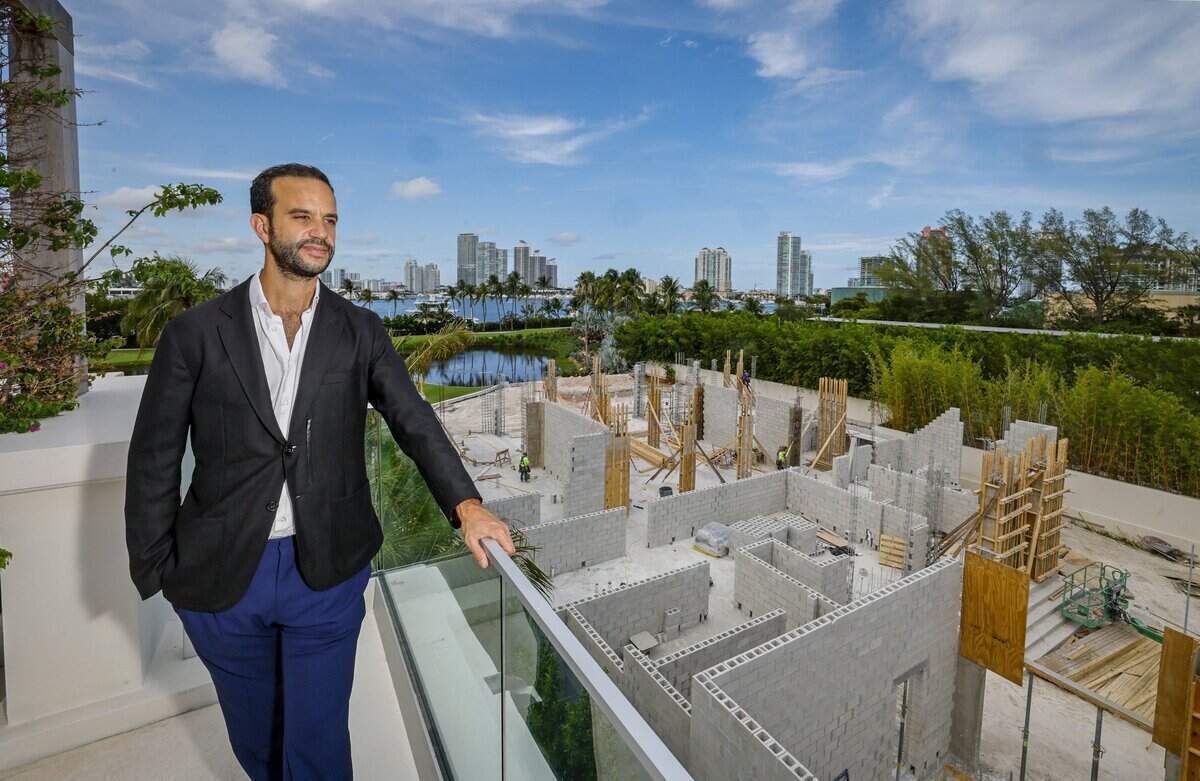 David-Emmanuel Cohen, presidente y CEO de Madar Group USA. Cohen está desarrollando The Mansions, un exclusivo enclave de 2,5 acres compuesto por nuevas mega-mansiones independientes en Fisher Island, en Miami Beach, Florida, el miércoles 10 de junio de 2026.