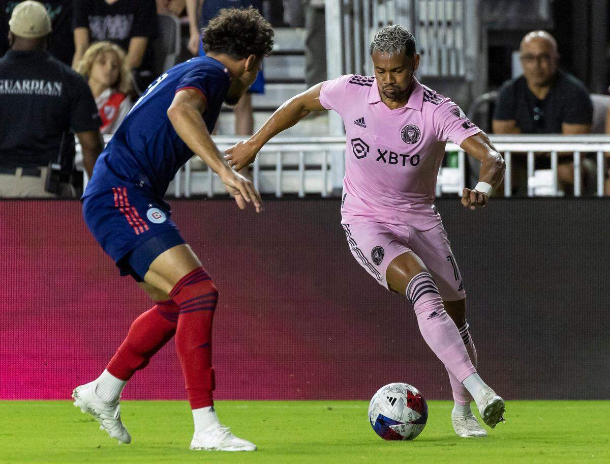 El jugador del Inter Miami Ariel Lassiter (der.) firmó antes de la temporada 2022 y jugó 41 partidos con el equipo.