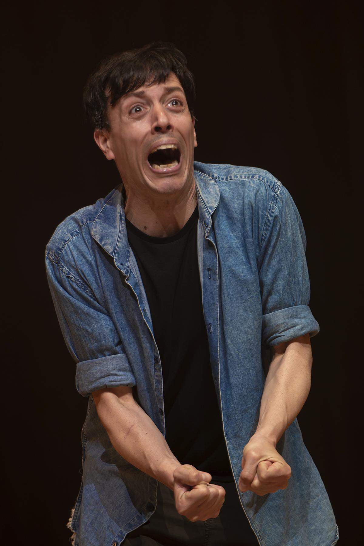 “El brote”, protagonizada por Roberto Peloni, se presenta los días 21 y 23 de mayo a las 8 p.m. en The Alan & Diane Lieberman Theater, en Northa Miami Beach.