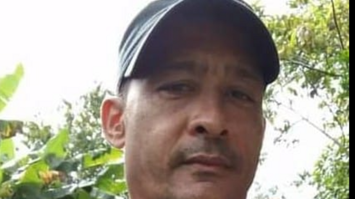 El Gobierno cubano informó este miércoles que detuvo y está investigando a un agente de la Policía Nacional Revolucionaria (PNR) por presuntamente matar con su pistola reglamentaria al músico y promotor cultural Roldy Polo Pérez. 
