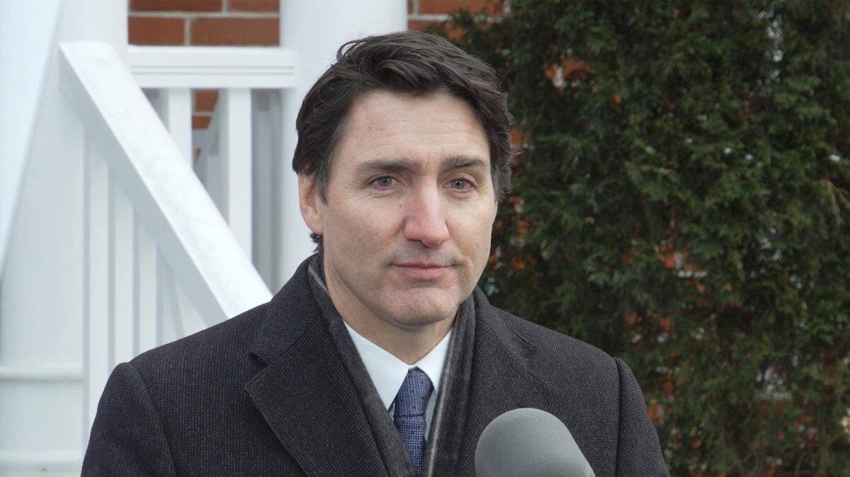 El primer ministro canadiense, Justin Trudeau, reveló que tras conversar con el presidente estadounidense, Donald Trump, Estados Unidos suspenderá durante 30 la implementación de aranceles del 25%.