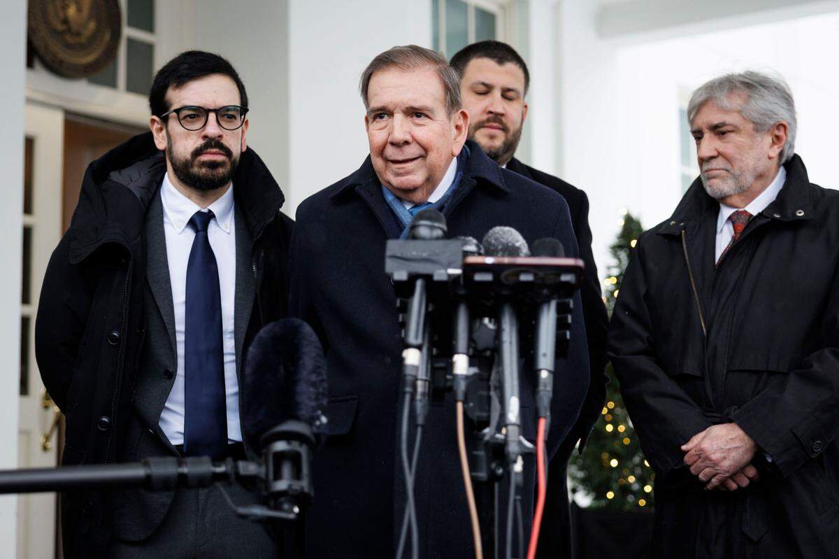 El líder opositor venezolano Edmundo González Urrutia ofrece una conferencia de prensa en la Casa Blanca, Washington, D.C., tras su reunión con el presidente de Estados Unidos, Joe Biden, el lunes 6 de enero de 2025.