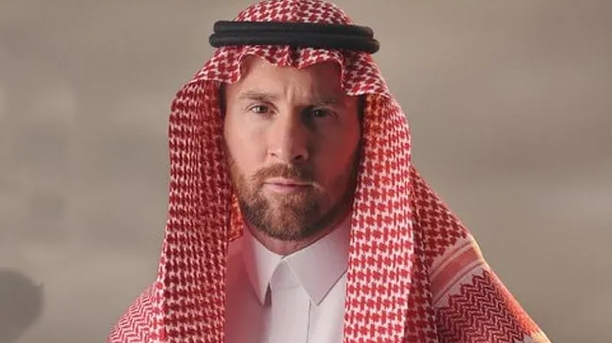 La marca de ropa Sayyar publicó en sus redes sociales una sesión de fotos con el ídolo sudamericano vestido en un atuendo típico saudí.