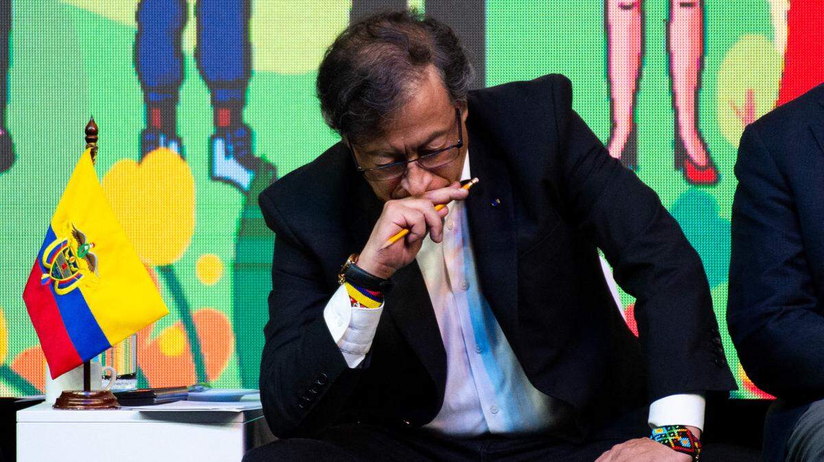 Gustavo Petro’s disapproval rating has risen to 62% as Colombians fear the narco-backed president will turn Colombia into a dictatorship like Venezuela.