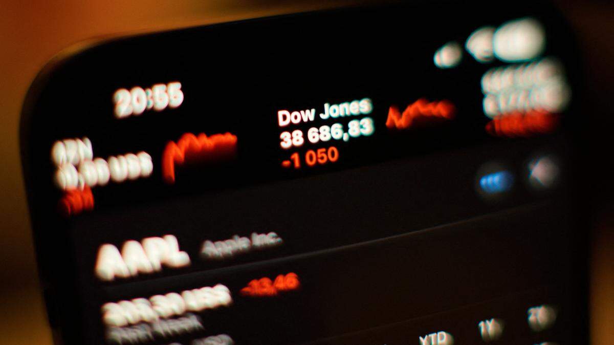 El índice Dow Jones, en su peor jornada desde 2022, cedió 2.60% a 38,703.27 puntos, el lunes 5 de agosto de 2024.