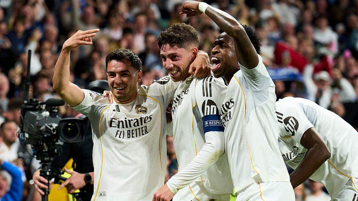 Con un triplete del uruguayo Fede Valverde, el Real Madrid goleó 3-0 al Manchester City este miércoles en el Estadio Santiago Bernabéu, en el partido de ida de octavos de final de Liga de Campeones de Europa.