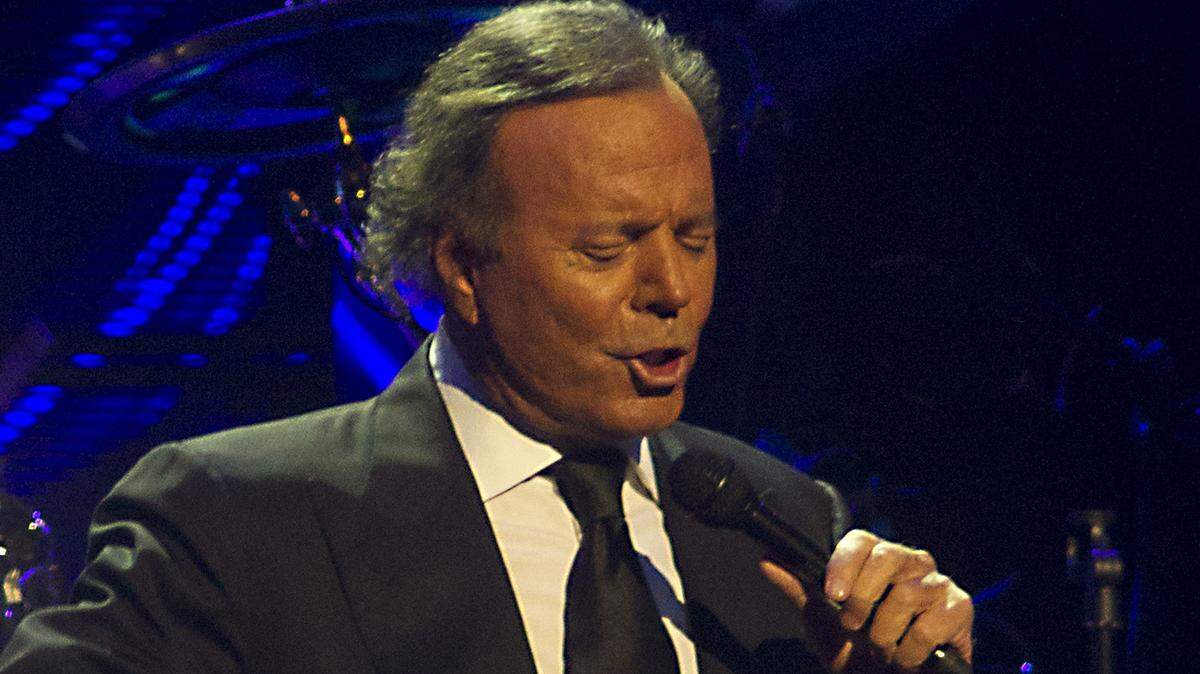 2013-06-09 **BEST QUALITY AVAILABLE** Julio Iglesias during his World Tour in Ahoy, Rotterdam, The Netherlands, 9 June 2013. ANP PAUL BERGEN (Photo by PAUL BERGEN / ANP MAG / ANP via AFP)