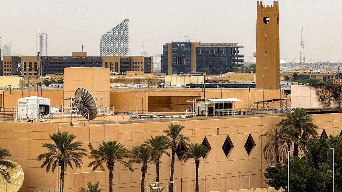 Los ataques con drones ejecutados por Irán en Arabia Saudí el lunes golpearon la base de la Agencia Central de Inteligencia (CIA) en Riad, de acuerdo con el Washington Post.