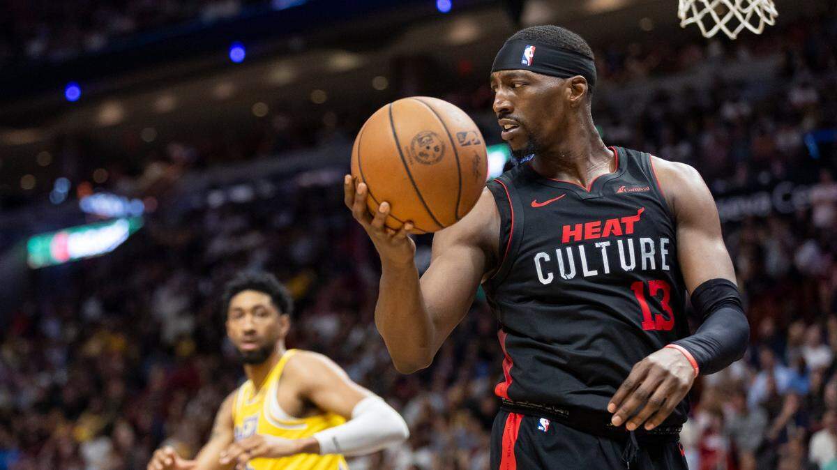 El estelar centro del Heat de Miami Bam Adeabyo había conseguido el primer triple doble en la historia del equipo con 20 rebotes, un hito que ahora la NBA le arrebató. 