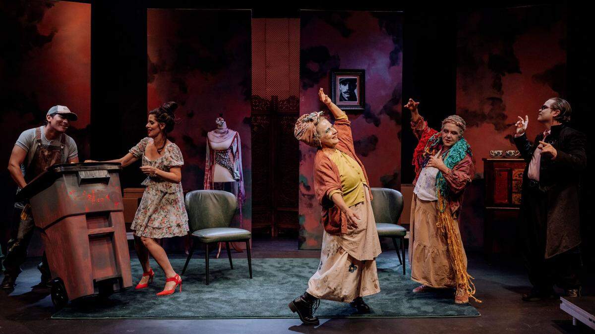 Artefactus presenta “Las señoras de la casa”.