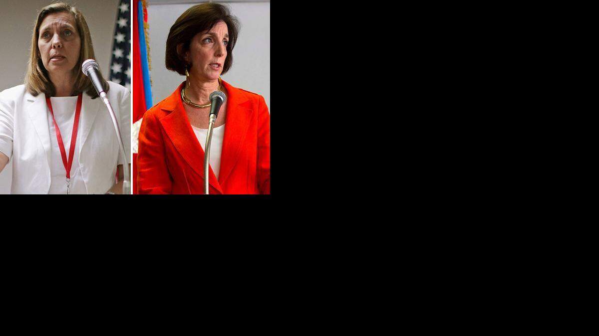   Josefina Vidal, jefa del Departamento de Estados Unidos de la cancillería de Cuba y Roberta Jacobson, secretaria de Estado Adjunta para el Hemisferio Occidental. Foto de archivo.