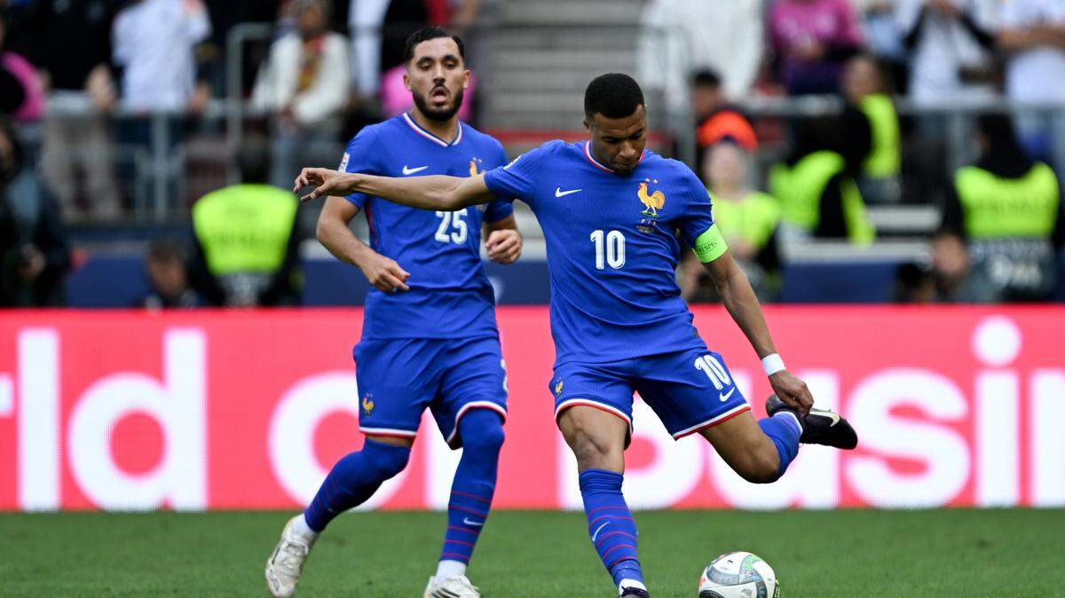 El delantero de Francia Kylian Mbappé anotó un gol y dio la asistencia para el otro en el triunfo de su equipo 2-0 ante Alemania, en el partido por el tercer lugar de la Liga de Naciones de Europa celebrado el 8 de junio de 2025 en Stuttgart. 