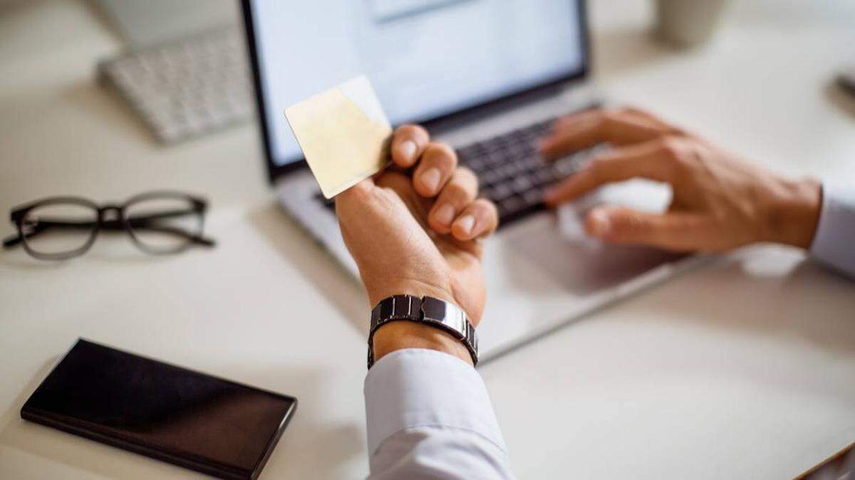 Para poder acceder a estas aplicaciones y hacer tu declaración de la renta gratis tienes que cumplir unos requisitos., según el programa de software elegido.