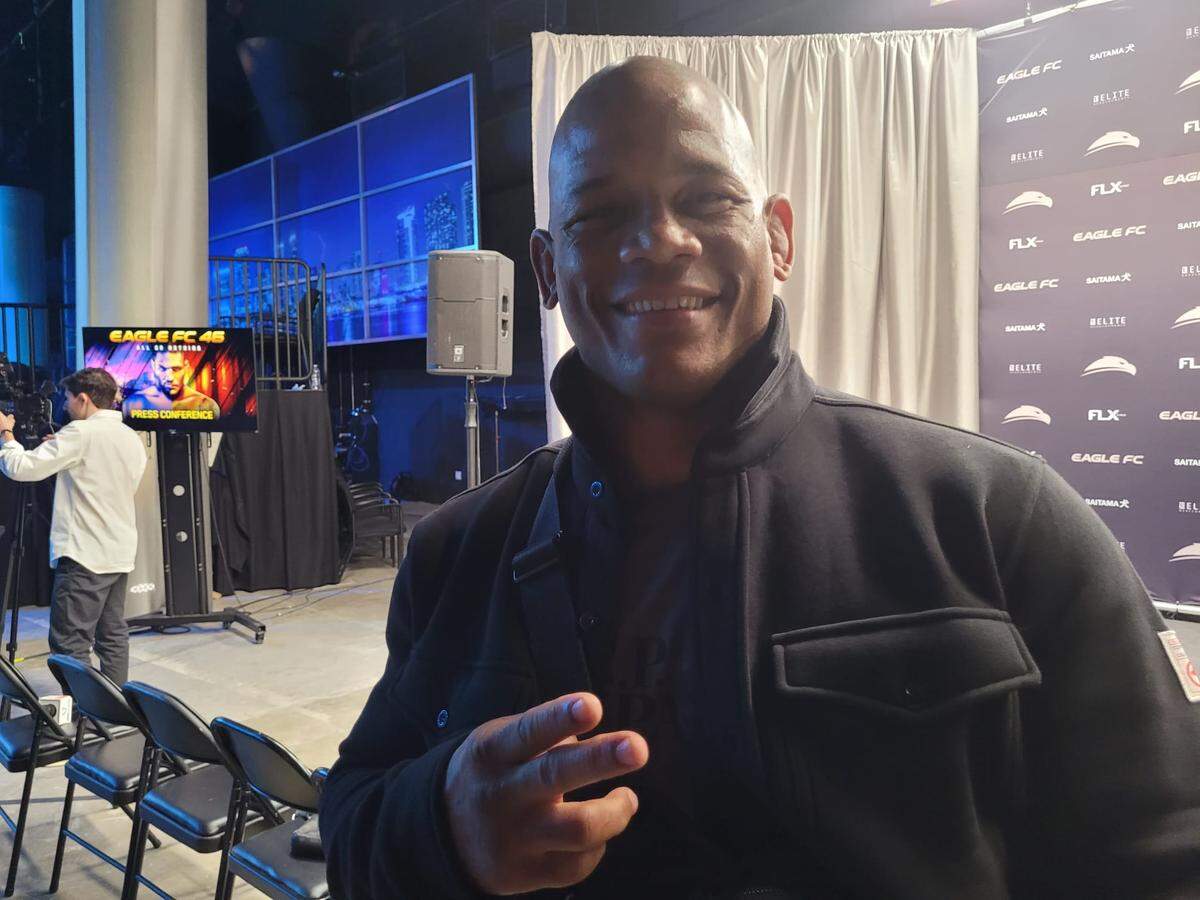 Campeon en Bellator, campeón en Bare Knuckle, ¿campeón de Eagle FC? Esa es la meta de Héctor Lombard, una verdadera leyenda de los deportes de combate que regresa a las artes marciales mixtas.