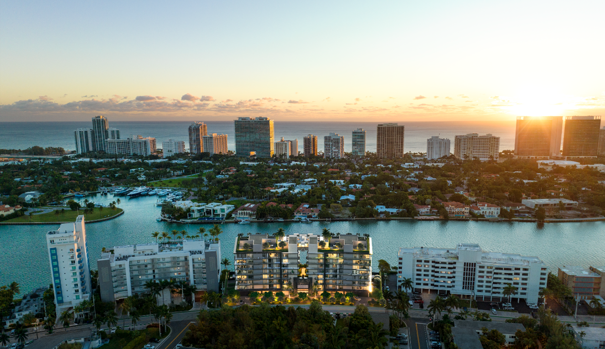 Una docena de proyectos están previstos para Bay Harbor Islands, con un total de casi 400 condominios y apartamentos, que transformarán el vecindario que hasta hace muy poco se había mantenido alejado de la furia urbanística de otras zonas del sur de la Florida ubicadas junto al mar.