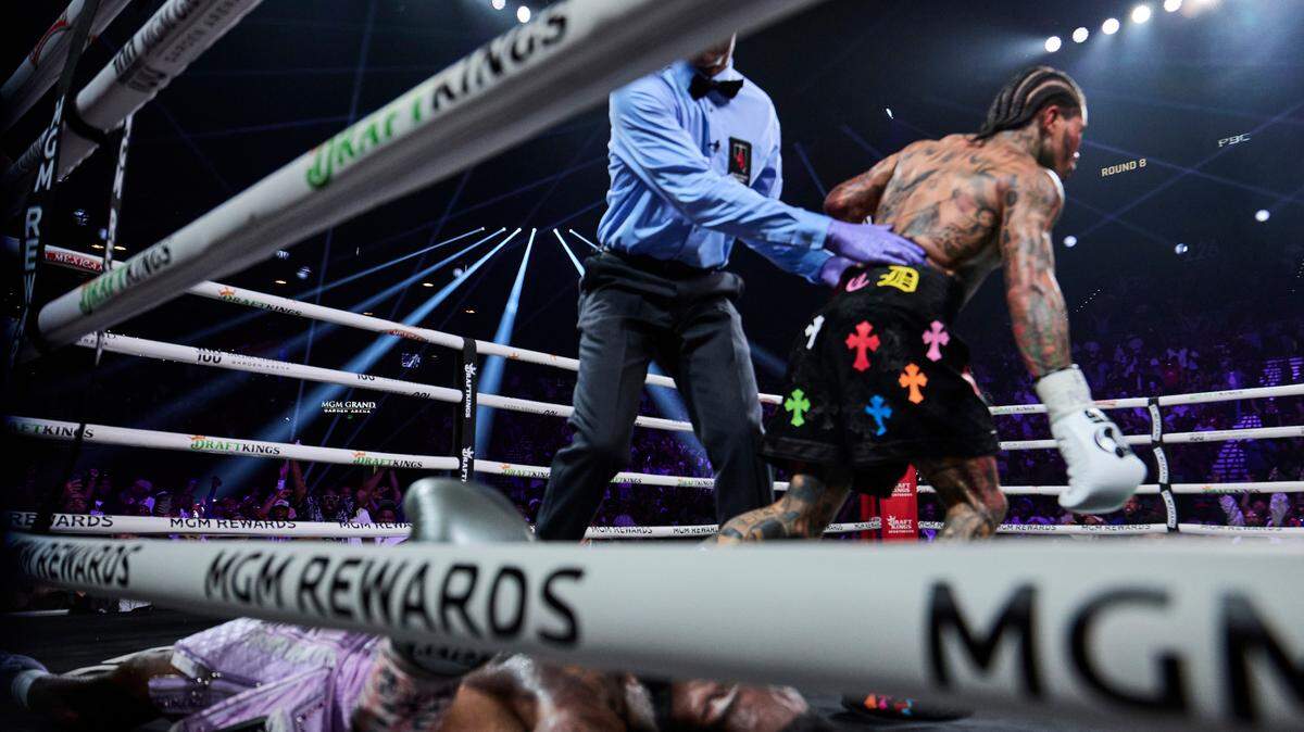 Gervonta Davis suele tener un patrón letal. Tal pareciera que dejara escapar unos cuantos rounds al inicio del combate para luego descargar sus golpes demoledores en la segunda mitad de la pelea. Ahora contra Frank Martin ese guion no iba a cambiar en lo absoluto.