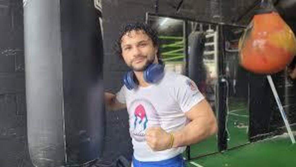 Queremos ir por el título de BKFC. El camino de peleador cubano de la jaula al ring de fuego