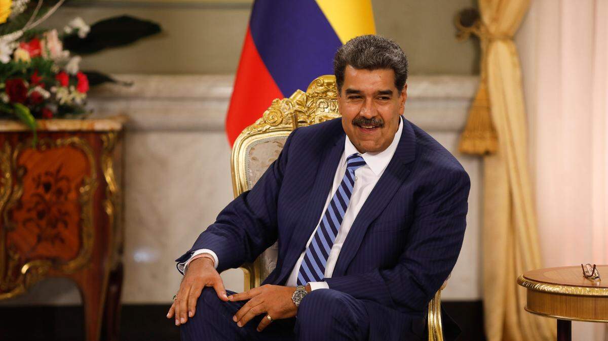 Foto de archivo.  El gobernante de Venezuela, Nicolás Maduro, se reunió el lunes con representantes de la energética española Repsol para “avanzar” en nuevos acuerdos de cooperación, en medio de una crisis diplomática con Madrid por el cuestionamiento a la reelección del gobernante de izquierda.