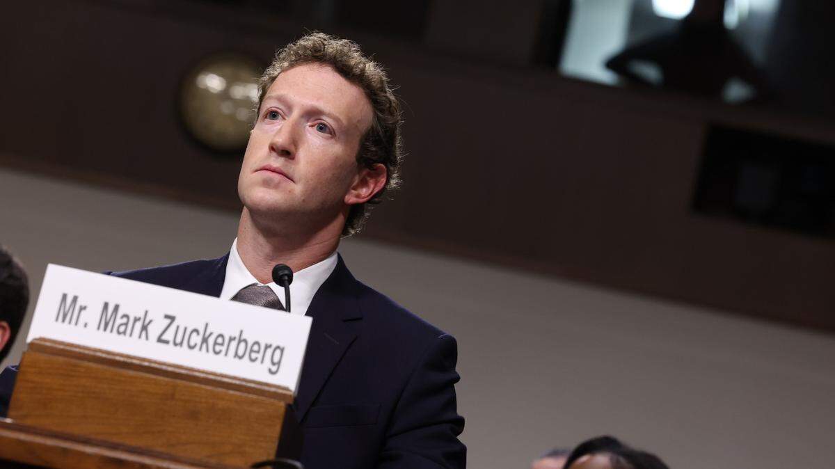 En una acalorada sesión de preguntas y respuestas con Mark Zuckerberg, el senador republicano Josh Hawley le preguntó al director general de Meta si ha compensado personalmente a cualquiera de las víctimas y sus familiares por lo que han tenido que pasar.
